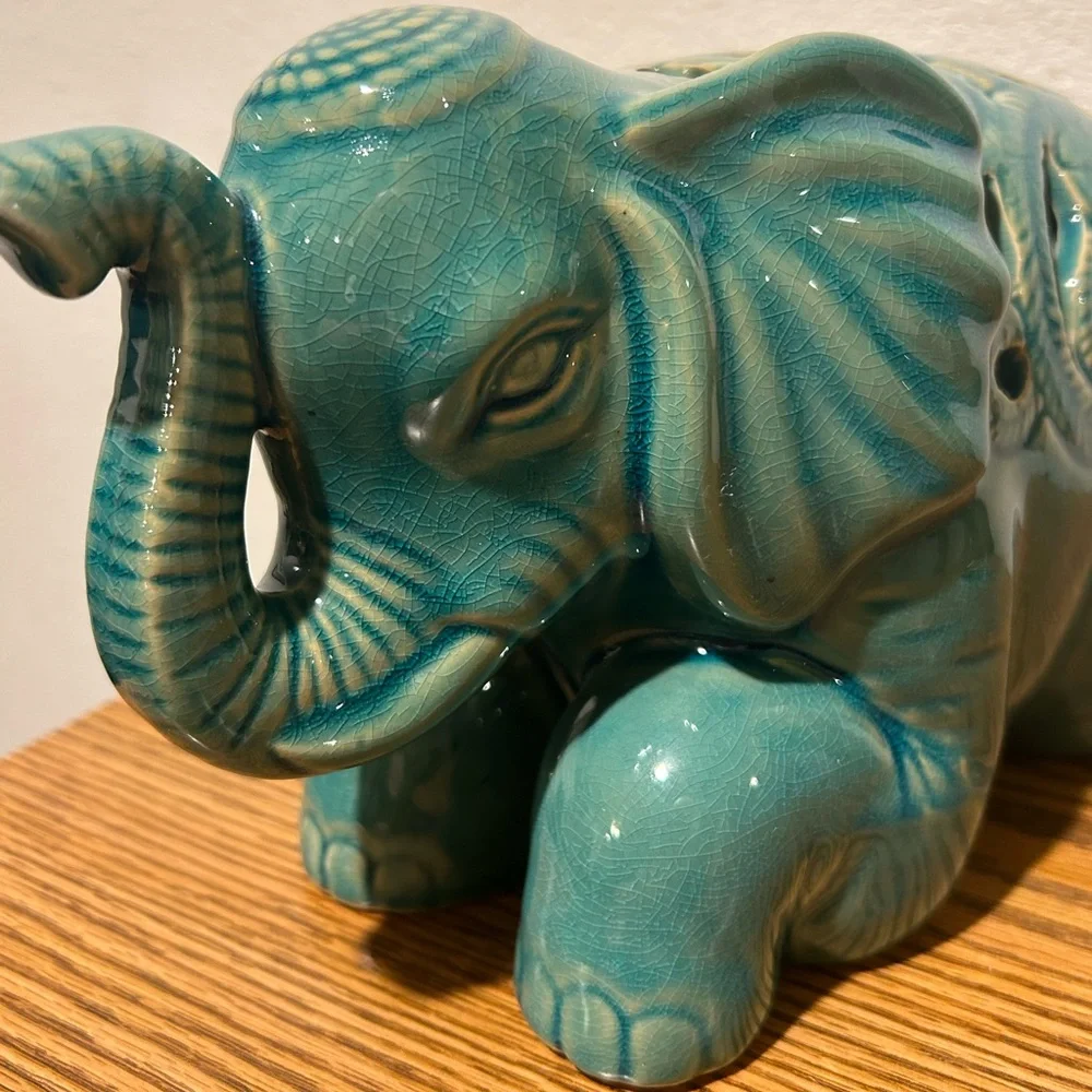 Teal Ceramic Open Fretwork Good Luck Elephant Figurine - Picture 4 of 13